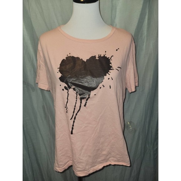 SHEIN Tops - TShirt 1xl melting heart